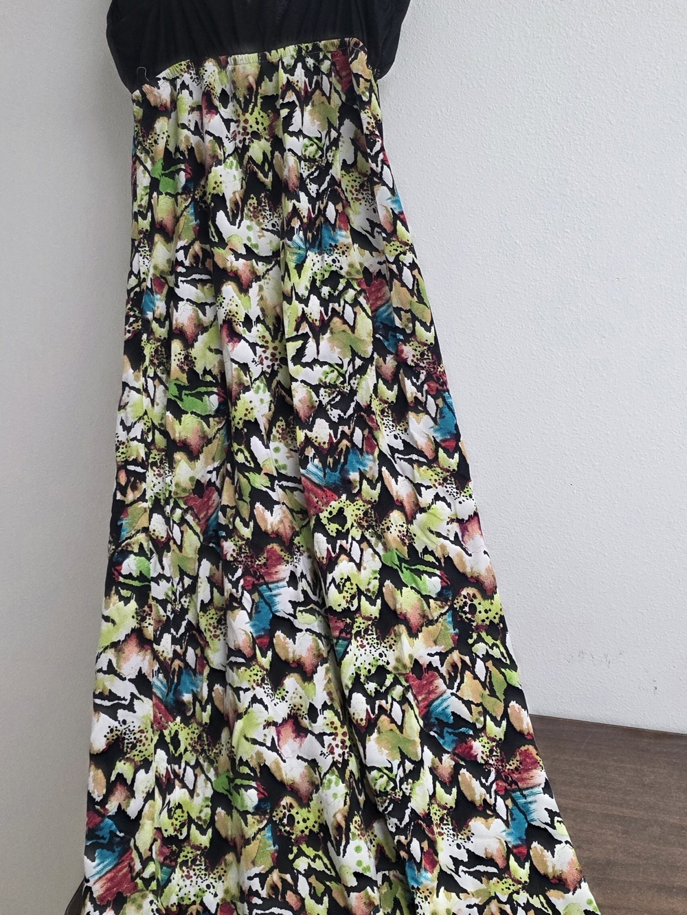 No Boundaries Black Bodice Multicolor Printed Maxi Dress (0352) - Picture 3 of 4